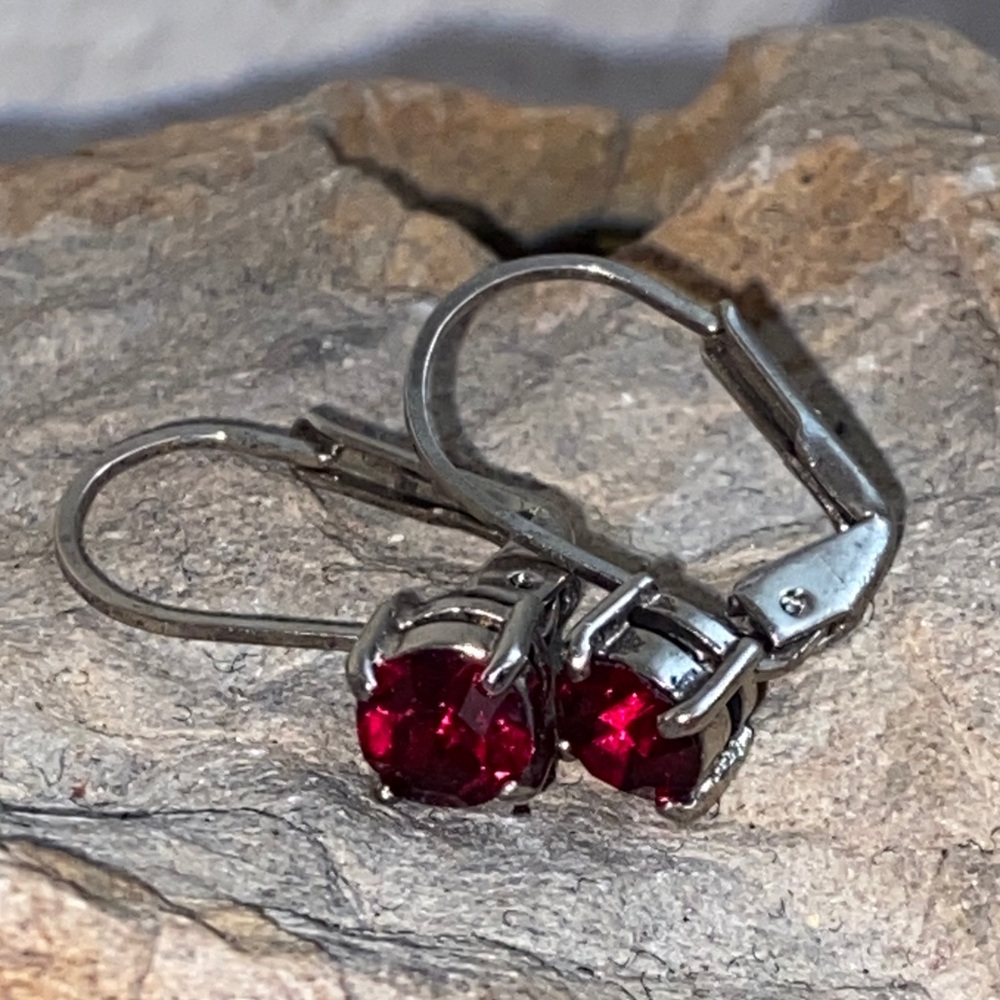 Vintage 90s Silver Tone & Red Faceted Glass LeverBack   Earrings